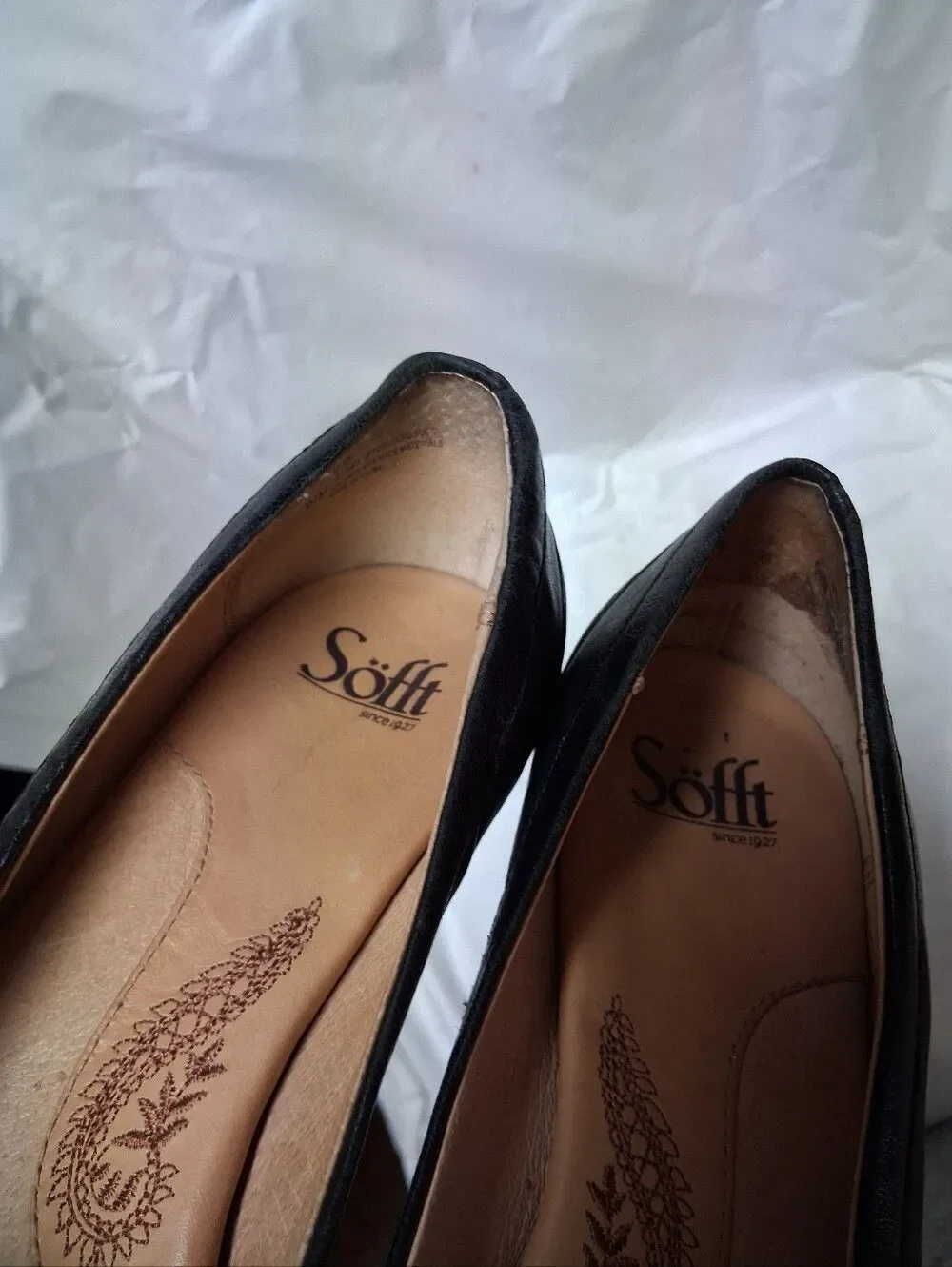 Sofft Black Loafer Style W/ Small Heel Size 9.5 Preowned